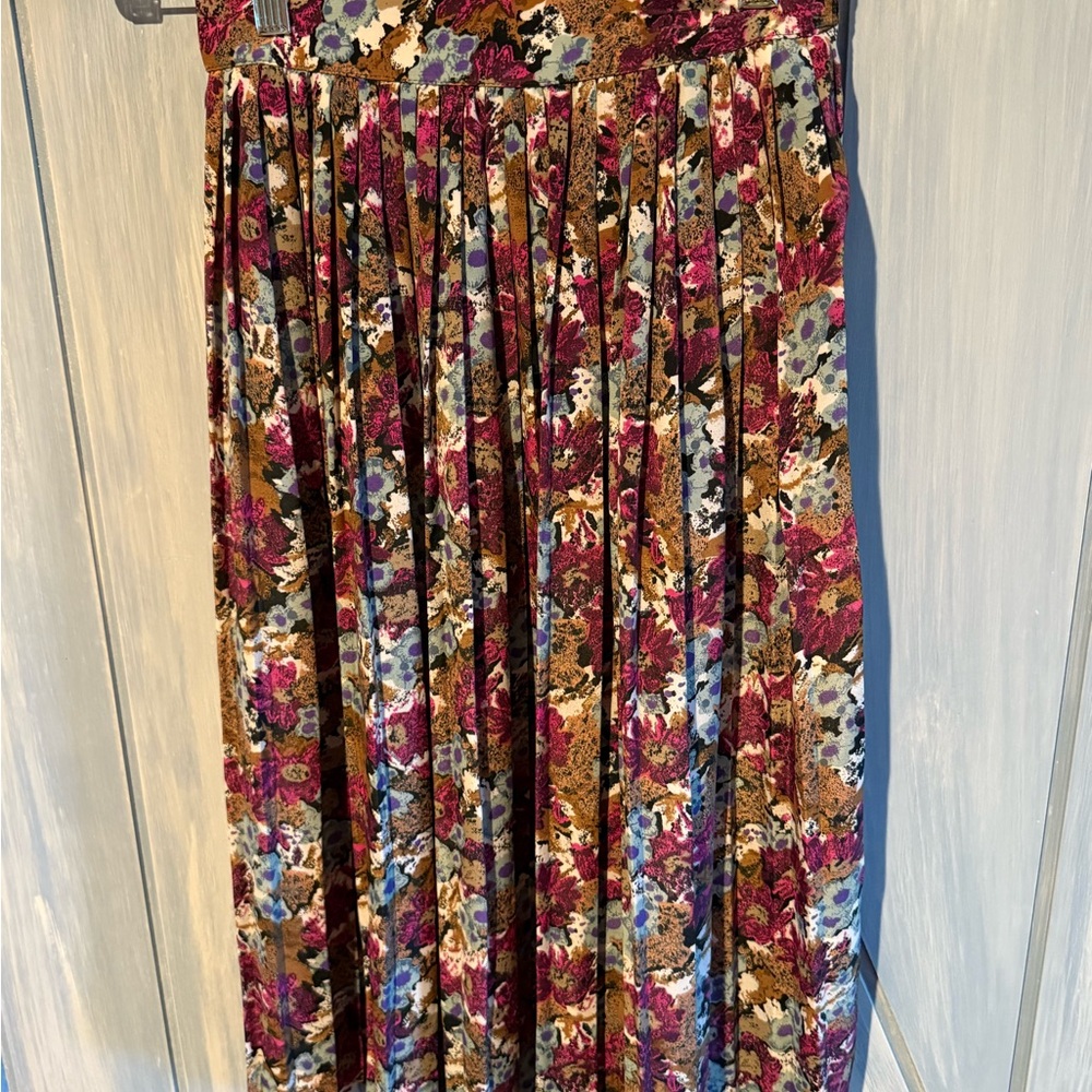 Impressions Pleated Floral Skirt in Burgundy and Tan